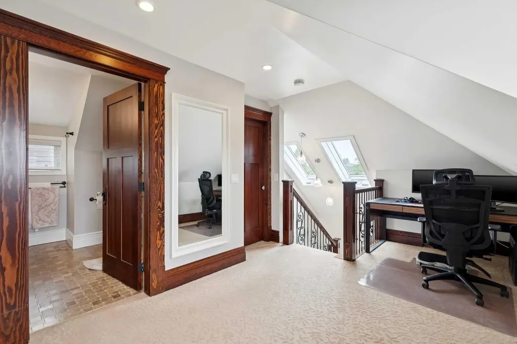 1017 38 Avenue SW Calgary AB T2T 2J3