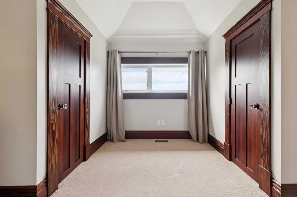 1017 38 Avenue SW Calgary AB T2T 2J3