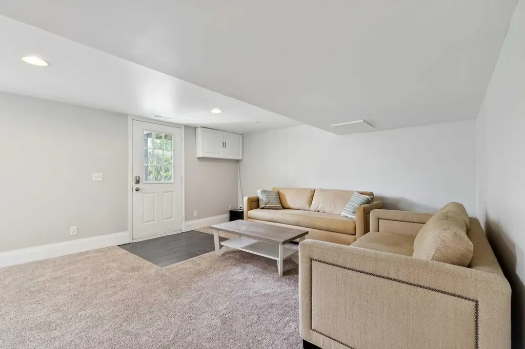 1017 38 Avenue SW Calgary AB T2T 2J3