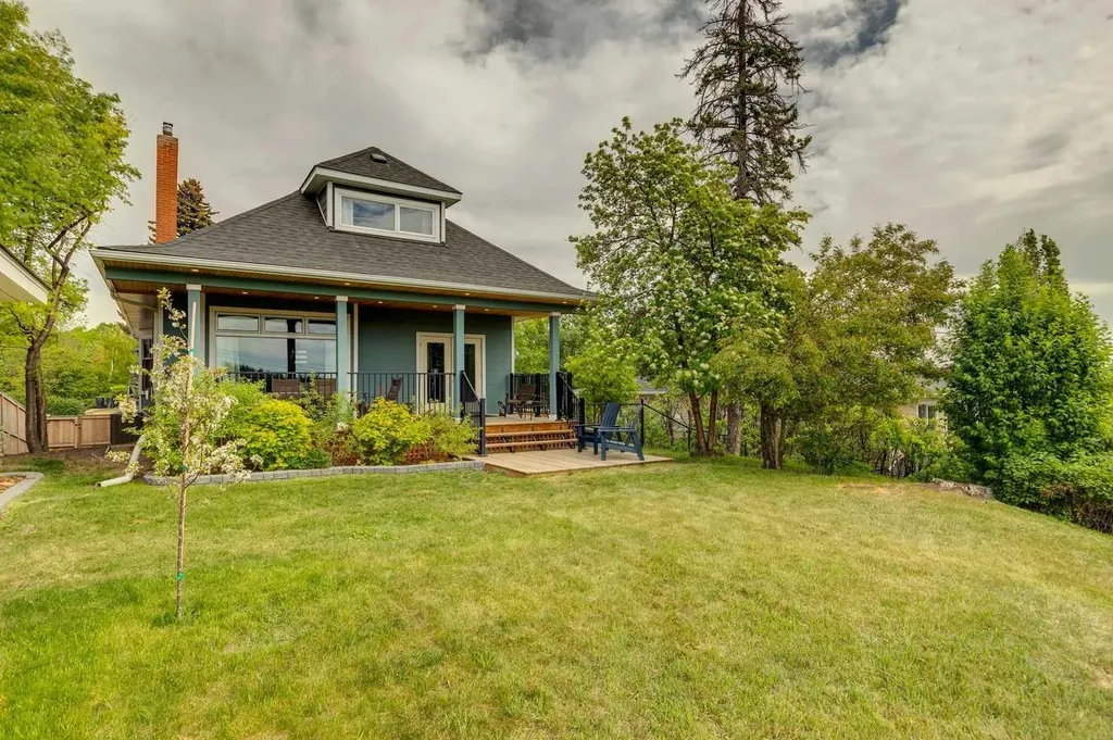 1017 38 Avenue SW Calgary AB T2T 2J3