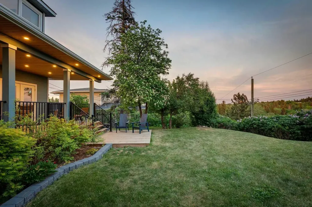 1017 38 Avenue SW Calgary AB T2T 2J3
