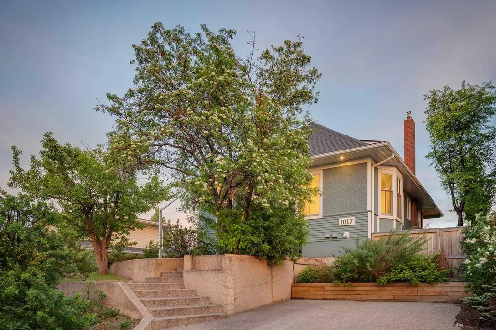1017 38 Avenue SW Calgary AB T2T 2J3