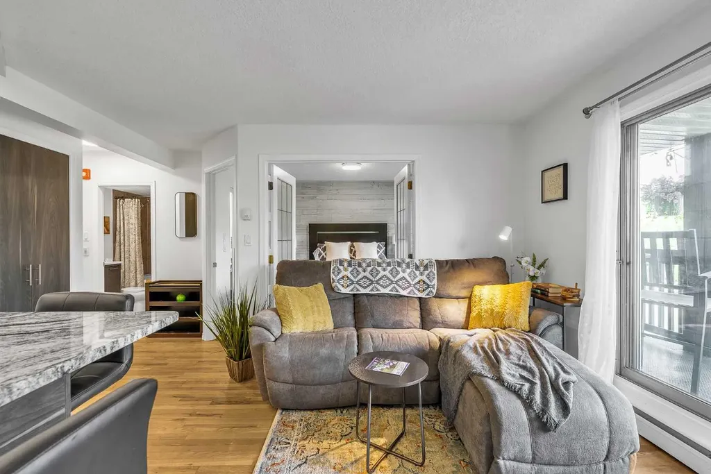 104 24 Avenue SW Calgary AB T2X 0Z1