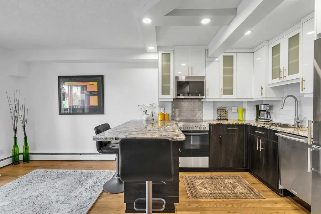 104 24 Avenue SW Calgary AB T2X 0Z1
