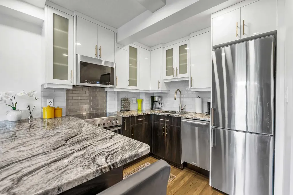 104 24 Avenue SW Calgary AB T2X 0Z1