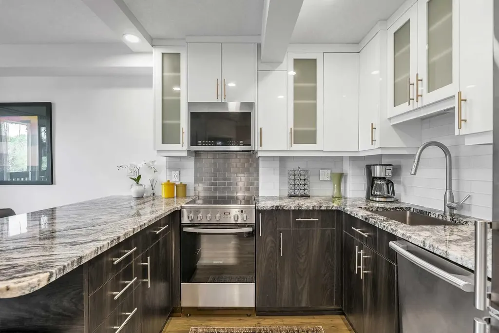 104 24 Avenue SW Calgary AB T2X 0Z1