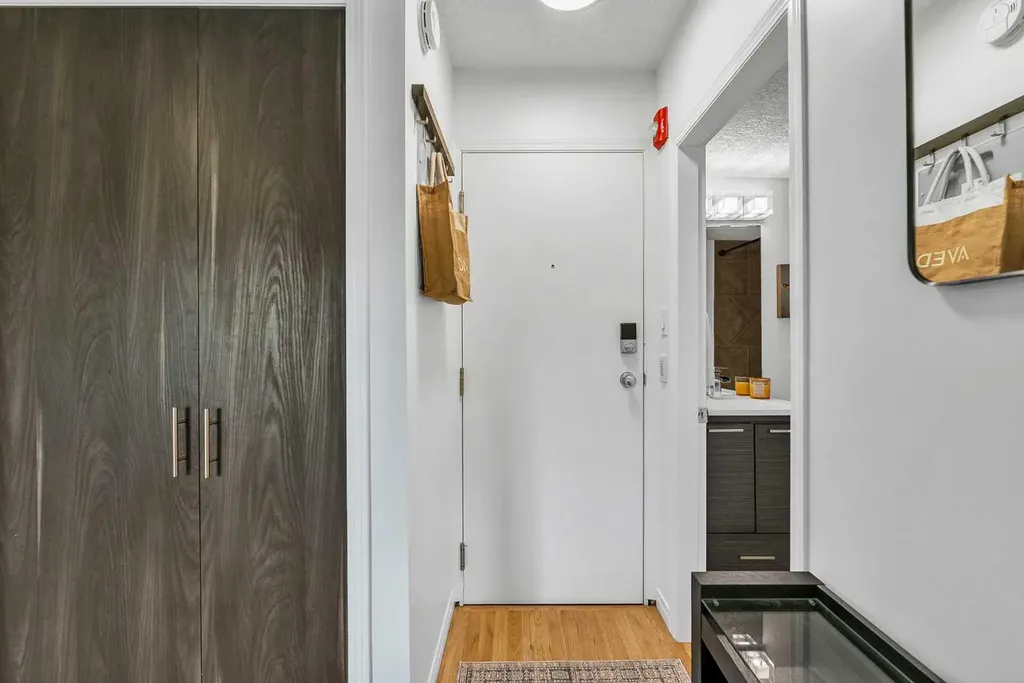 104 24 Avenue SW Calgary AB T2X 0Z1