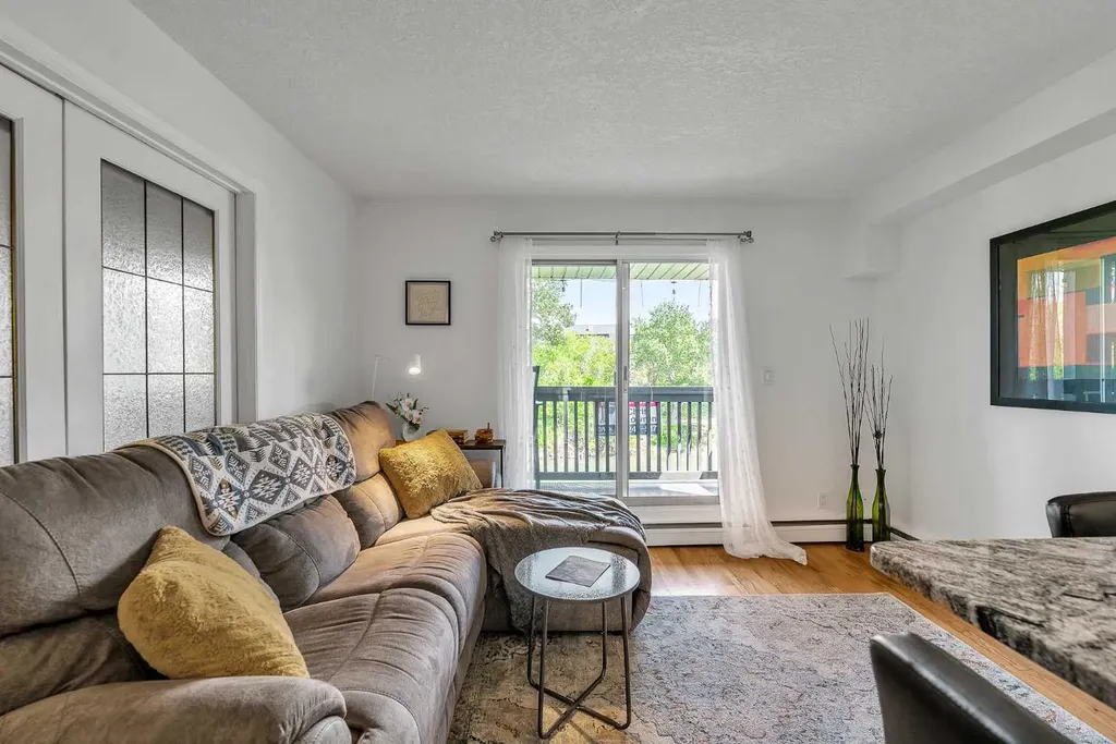 104 24 Avenue SW Calgary AB T2X 0Z1