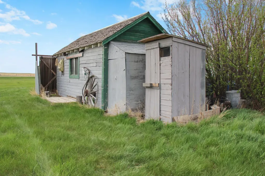 228 1rst Avenue Rural Special Areas No. 4 AB T0C 2S0