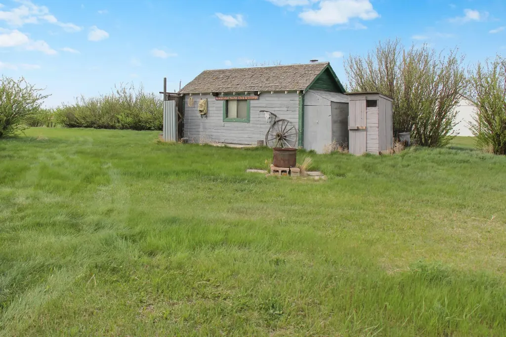 228 1rst Avenue Rural Special Areas No. 4 AB T0C 2S0