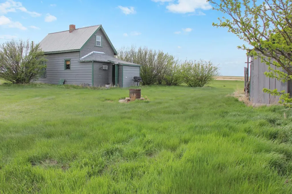 228 1rst Avenue Rural Special Areas No. 4 AB T0C 2S0