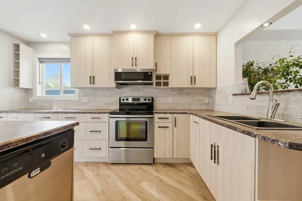 206 Highwood Village Place NW High River AB T1V 1V9