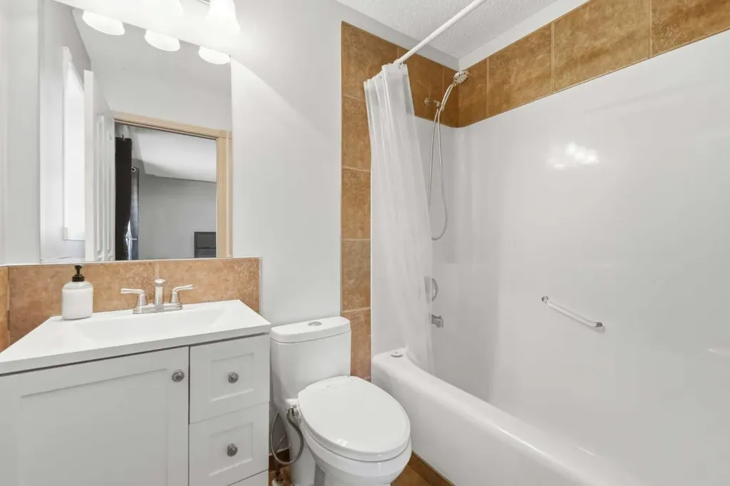 206 Highwood Village Place NW High River AB T1V 1V9