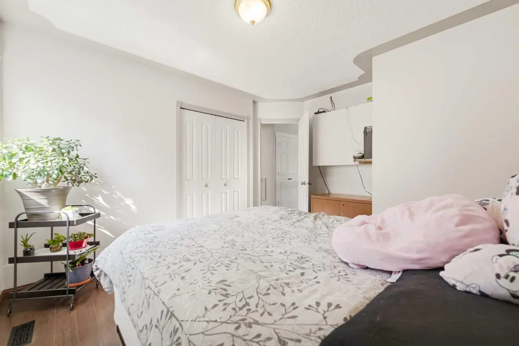 206 Highwood Village Place NW High River AB T1V 1V9