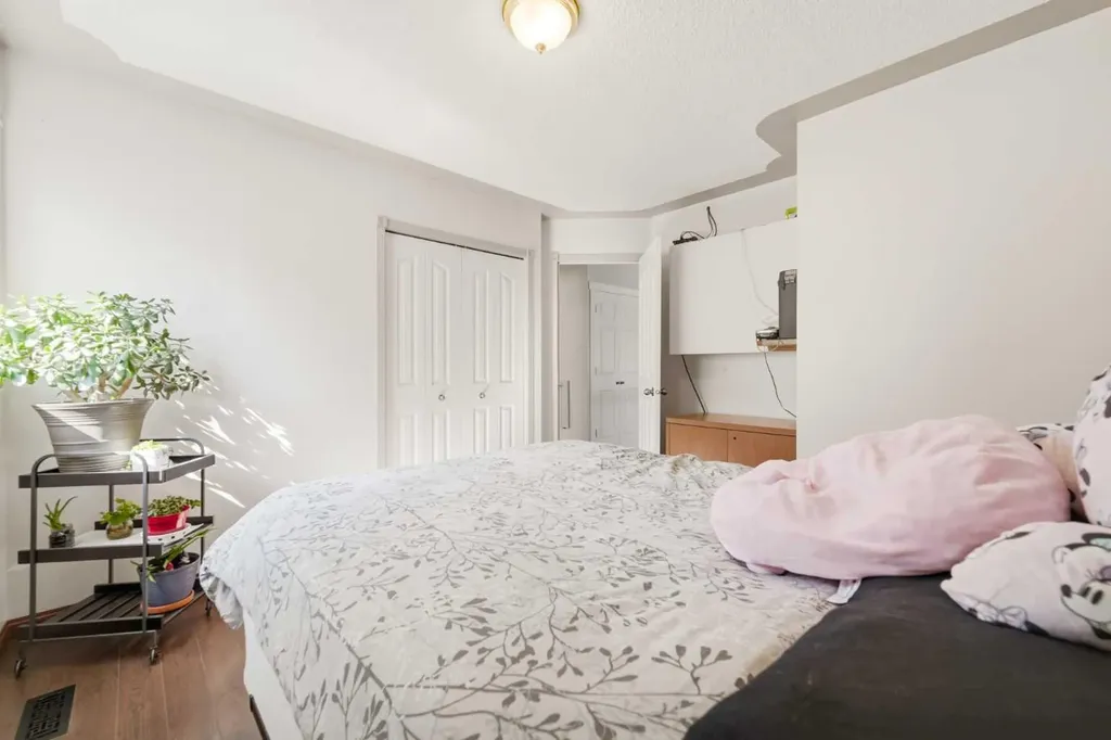 206 Highwood Village Place NW High River AB T1V 1V9