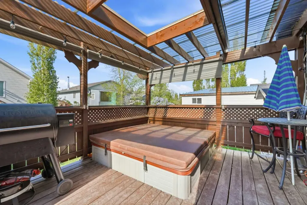 206 Highwood Village Place NW High River AB T1V 1V9