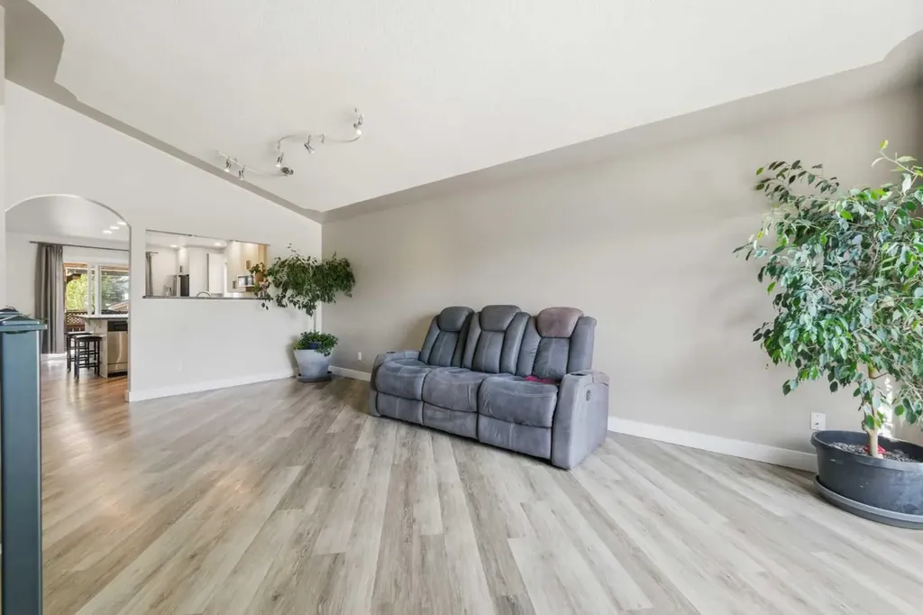206 Highwood Village Place NW High River AB T1V 1V9