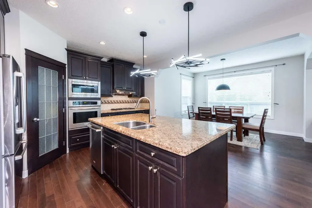 35 Aspen Stone Way SW Calgary AB T3H 0L6