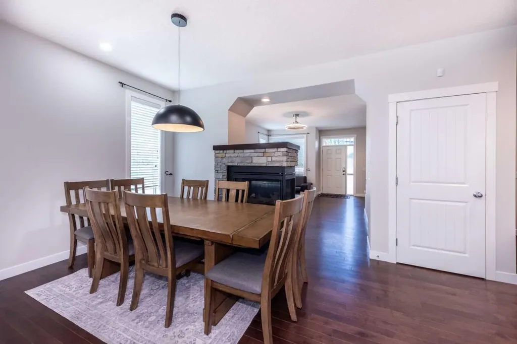 35 Aspen Stone Way SW Calgary AB T3H 0L6