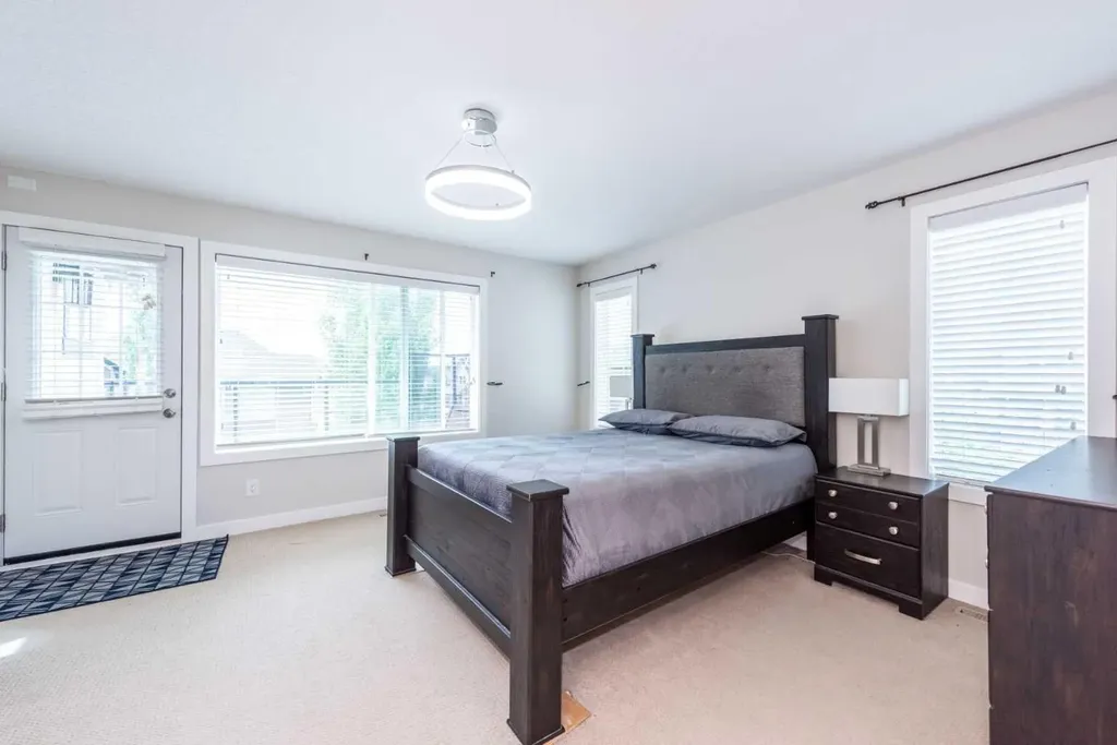 35 Aspen Stone Way SW Calgary AB T3H 0L6