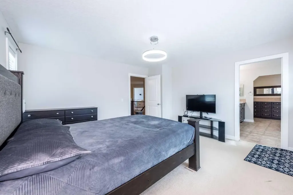 35 Aspen Stone Way SW Calgary AB T3H 0L6