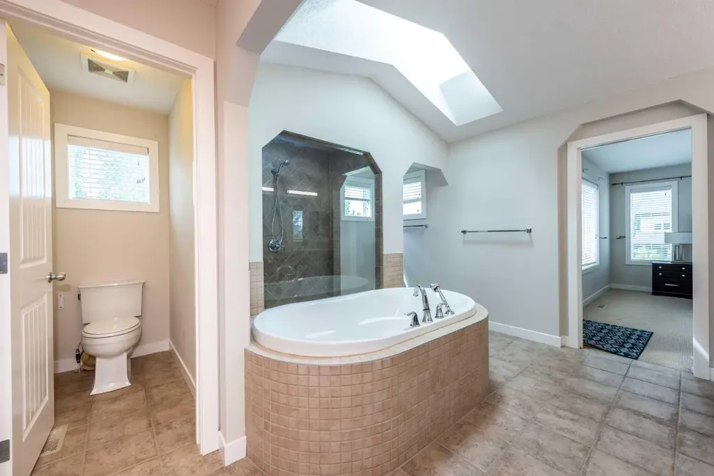 35 Aspen Stone Way SW Calgary AB T3H 0L6