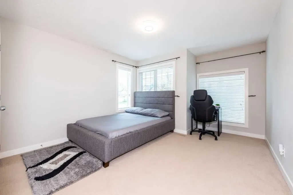 35 Aspen Stone Way SW Calgary AB T3H 0L6