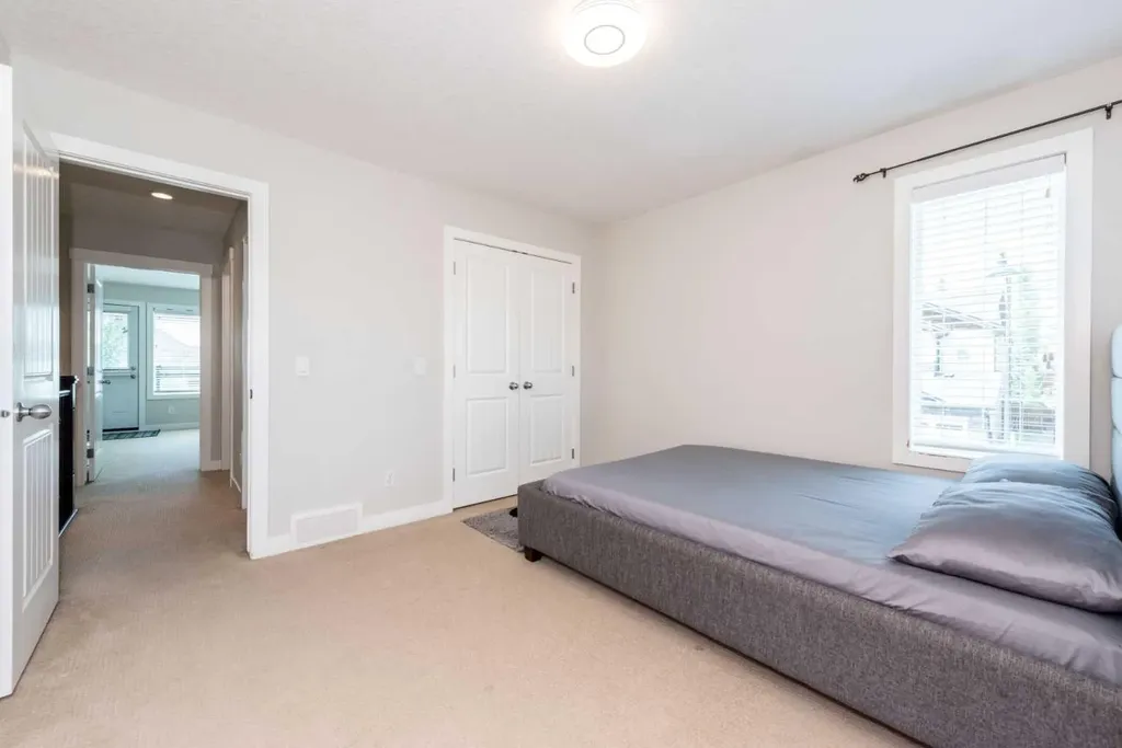 35 Aspen Stone Way SW Calgary AB T3H 0L6