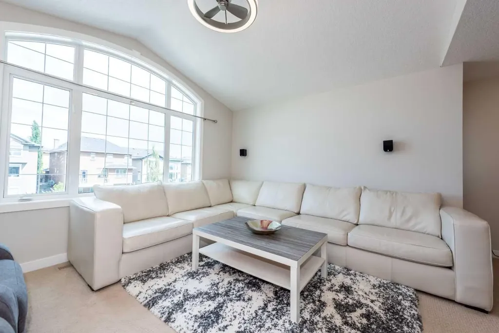 35 Aspen Stone Way SW Calgary AB T3H 0L6