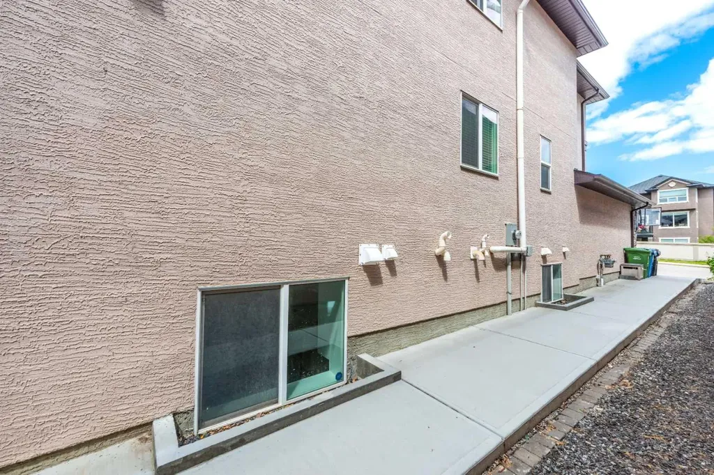 35 Aspen Stone Way SW Calgary AB T3H 0L6