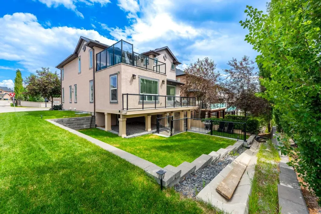 35 Aspen Stone Way SW Calgary AB T3H 0L6