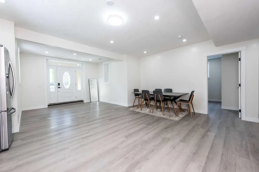 35 Aspen Stone Way SW Calgary AB T3H 0L6