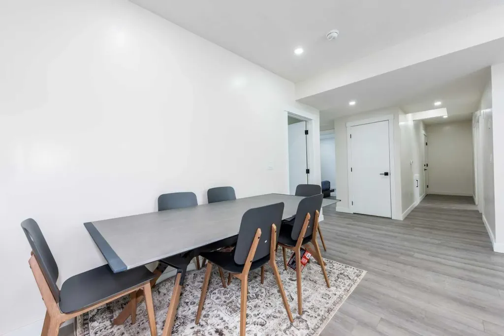 35 Aspen Stone Way SW Calgary AB T3H 0L6