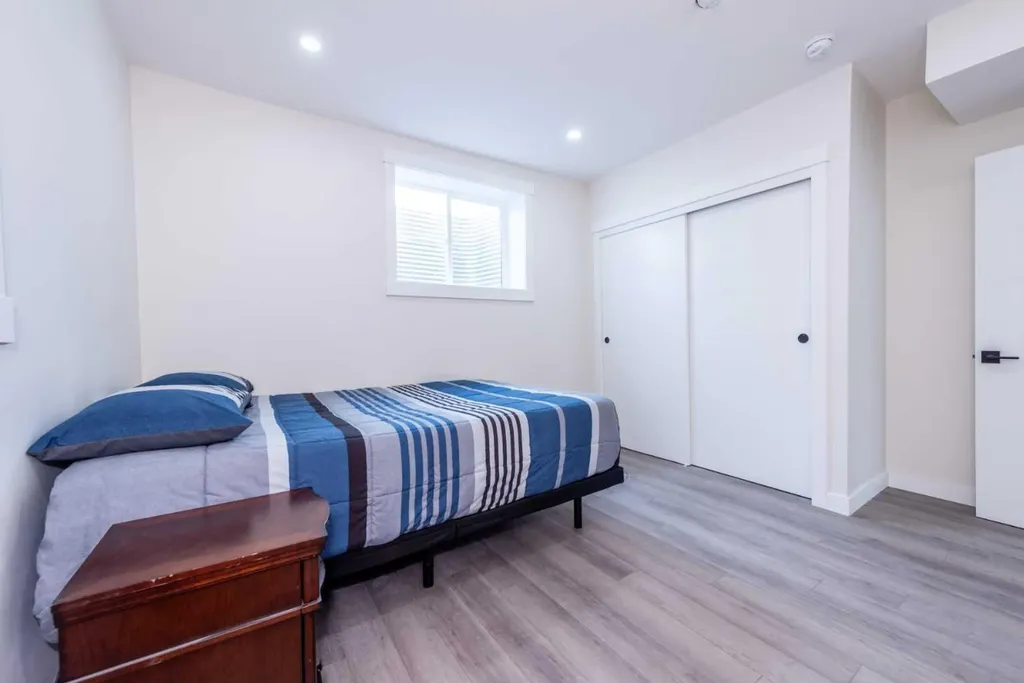 35 Aspen Stone Way SW Calgary AB T3H 0L6