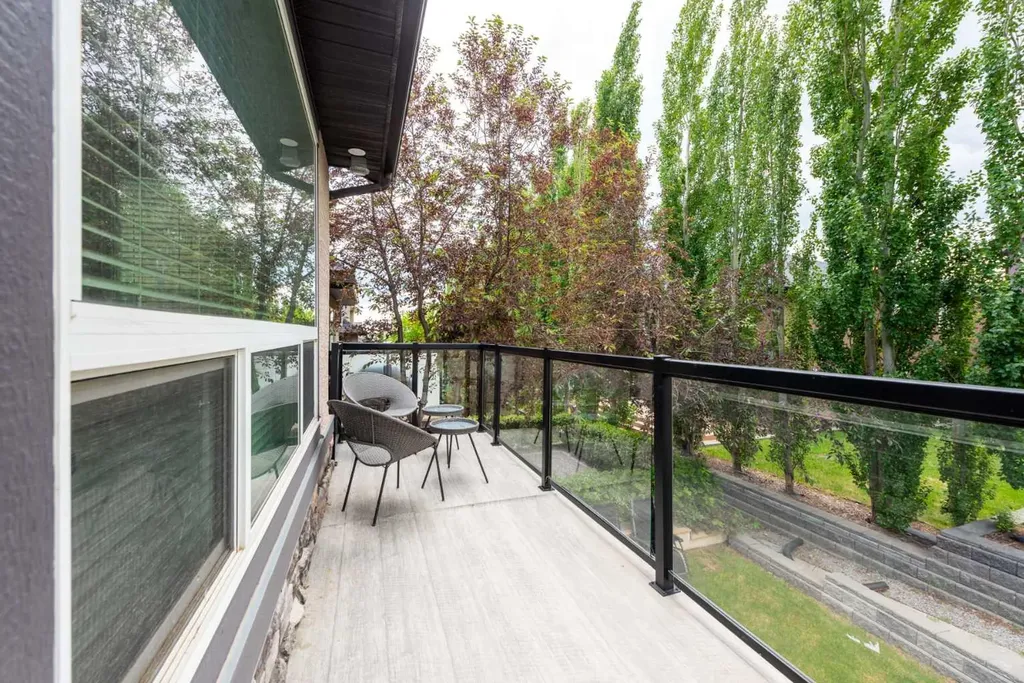 35 Aspen Stone Way SW Calgary AB T3H 0L6