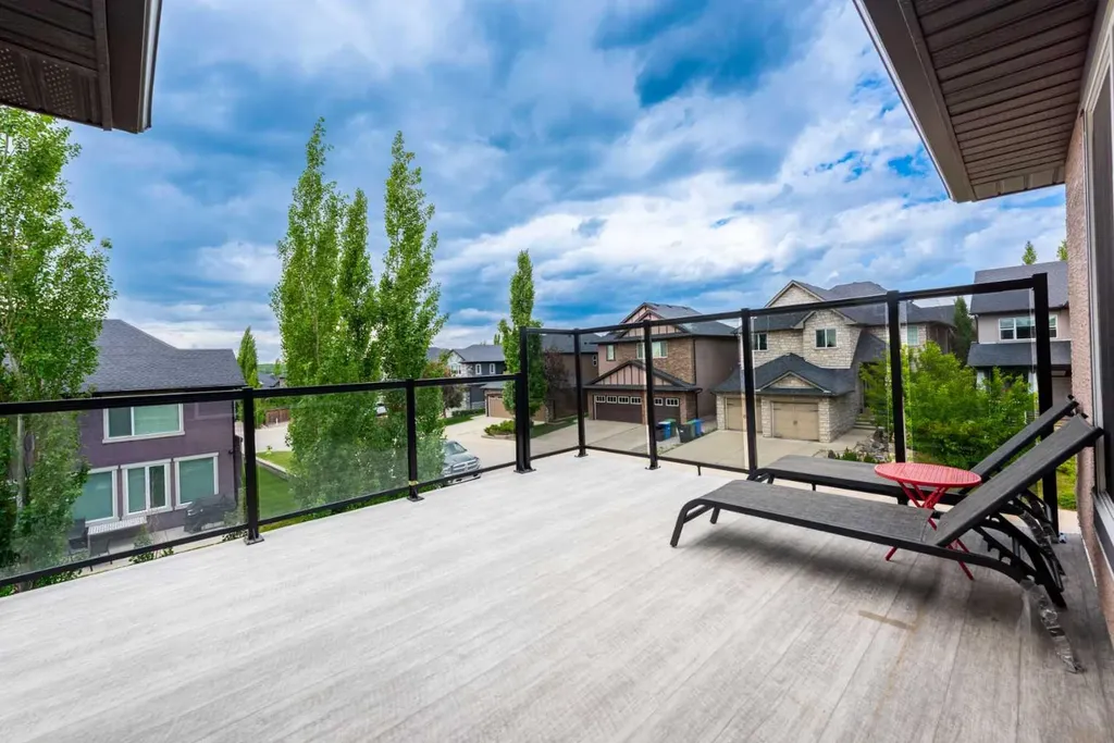 35 Aspen Stone Way SW Calgary AB T3H 0L6