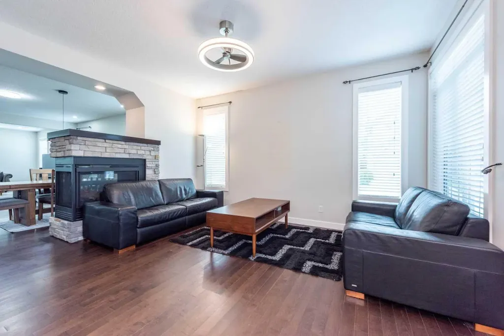 35 Aspen Stone Way SW Calgary AB T3H 0L6