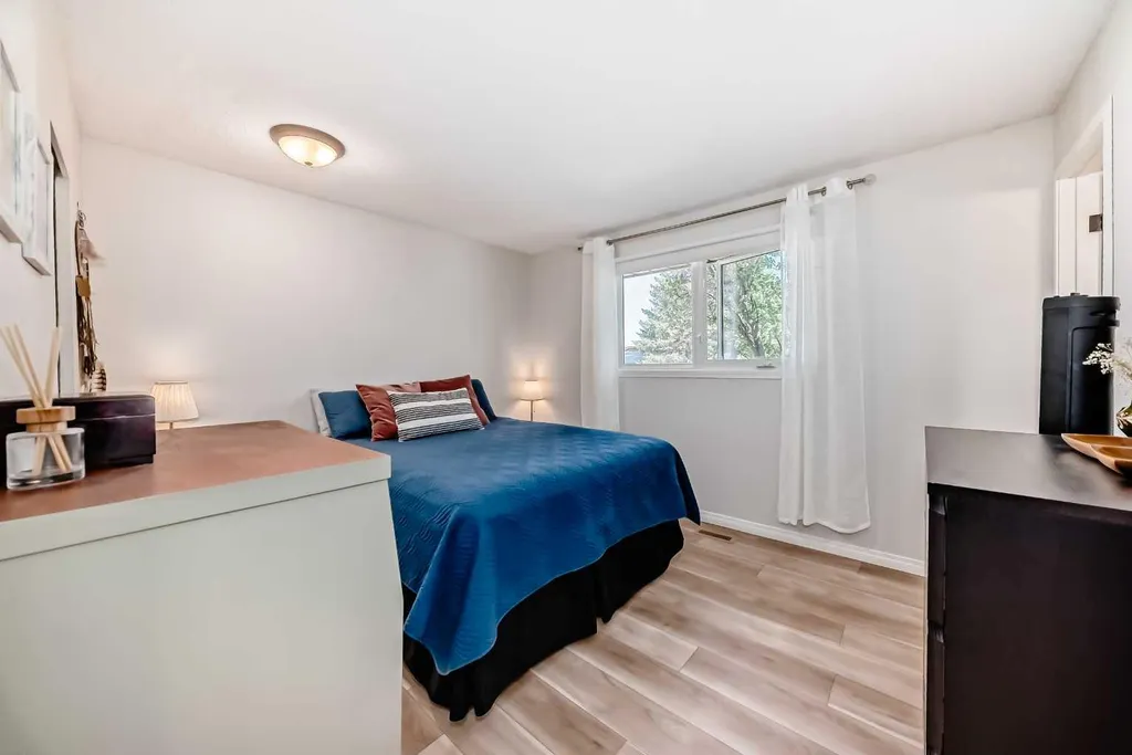 8 Haliburton Crescent Red Deer AB T4N 6K3