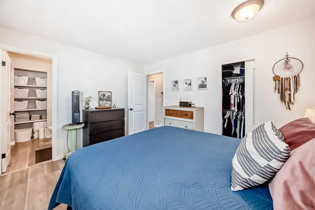 8 Haliburton Crescent Red Deer AB T4N 6K3