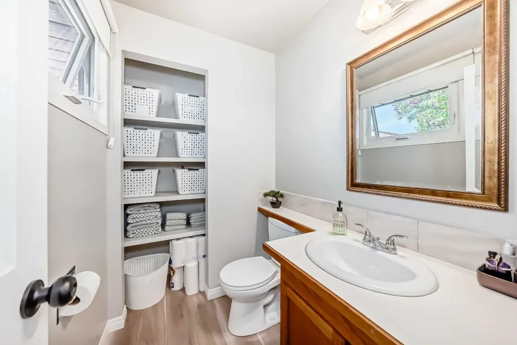 8 Haliburton Crescent Red Deer AB T4N 6K3