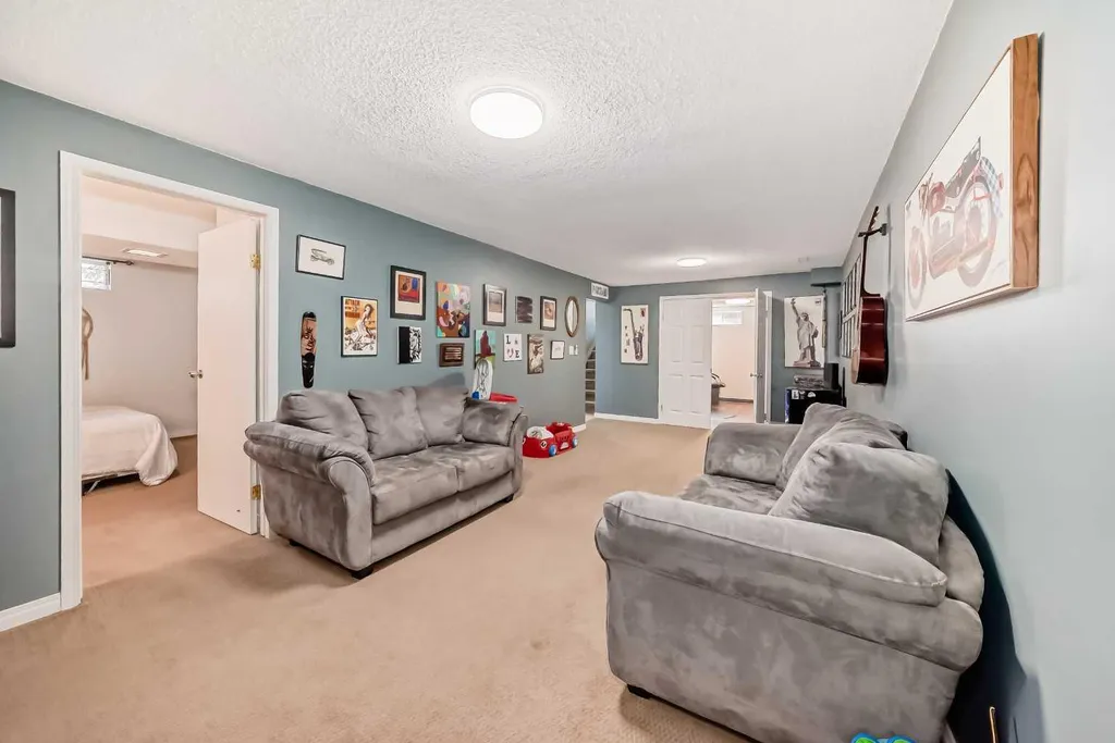 8 Haliburton Crescent Red Deer AB T4N 6K3