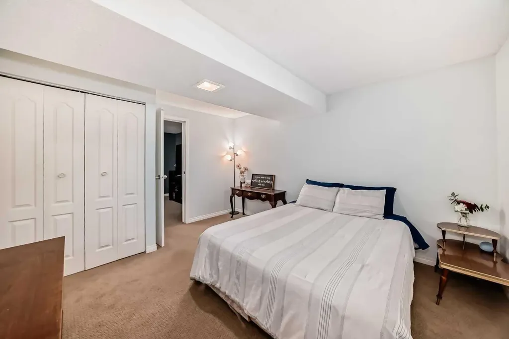 8 Haliburton Crescent Red Deer AB T4N 6K3