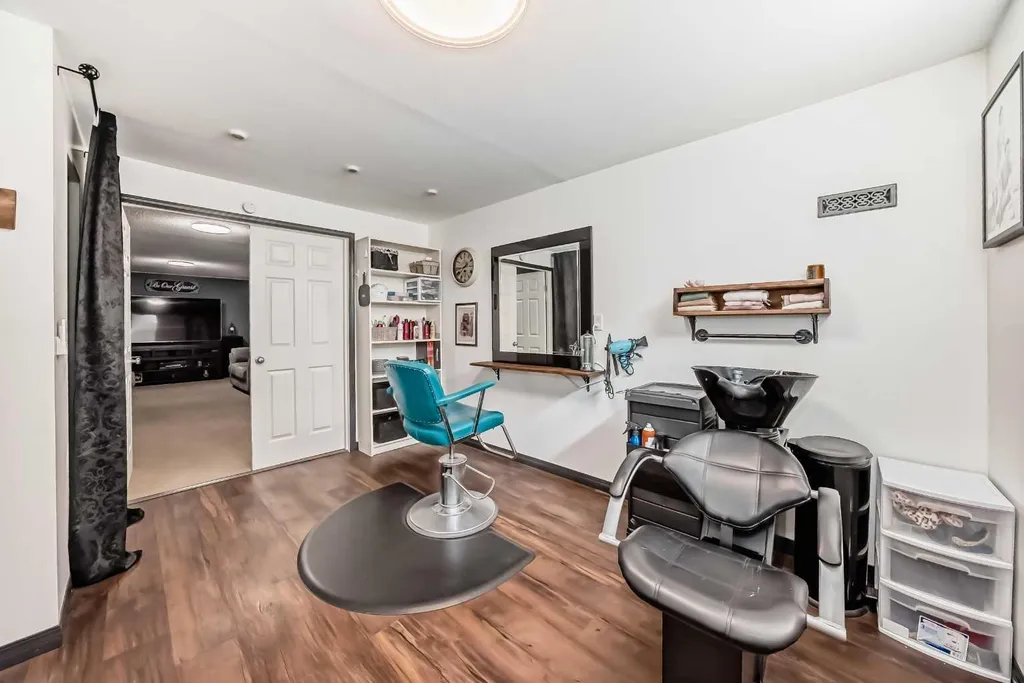 8 Haliburton Crescent Red Deer AB T4N 6K3