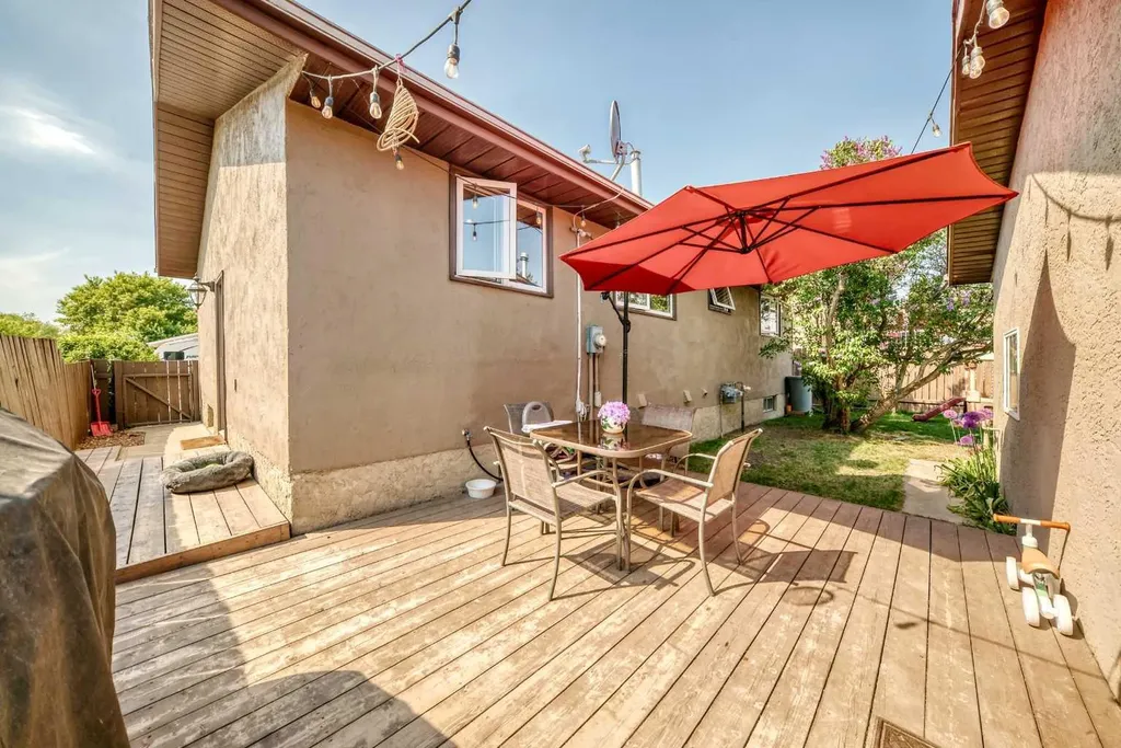 8 Haliburton Crescent Red Deer AB T4N 6K3