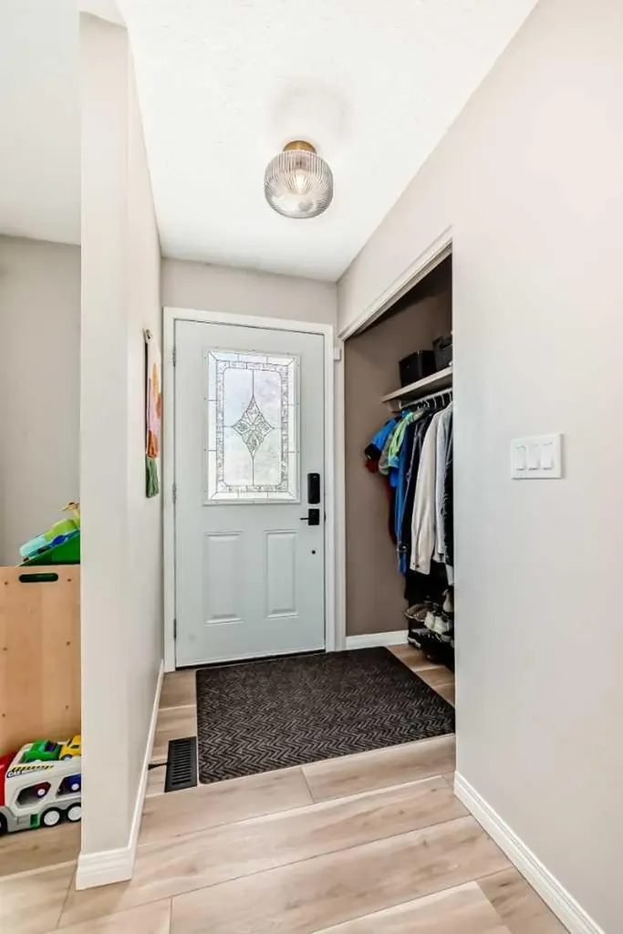 8 Haliburton Crescent Red Deer AB T4N 6K3