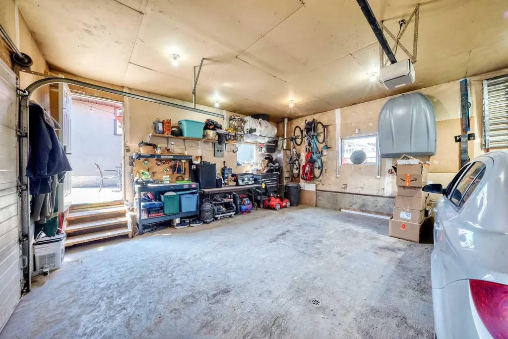 8 Haliburton Crescent Red Deer AB T4N 6K3