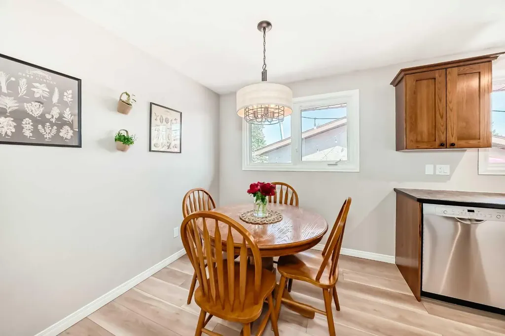 8 Haliburton Crescent Red Deer AB T4N 6K3