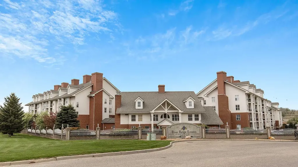 29 River Ridge Drive NW Medicine Hat AB T1A 8V3