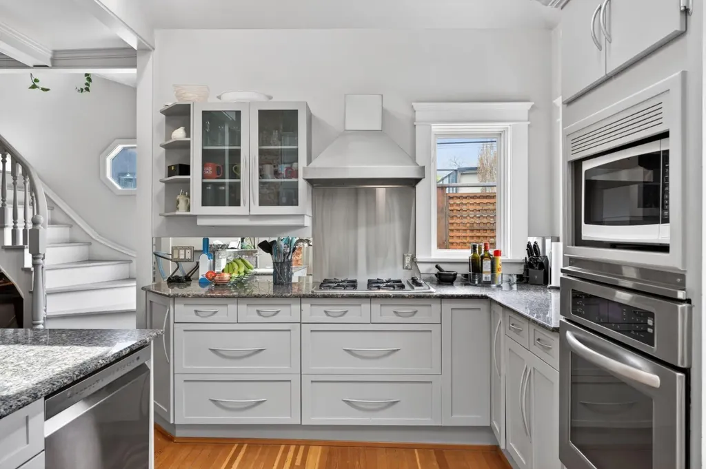 625 29 Avenue SW Calgary AB T2S 0N8
