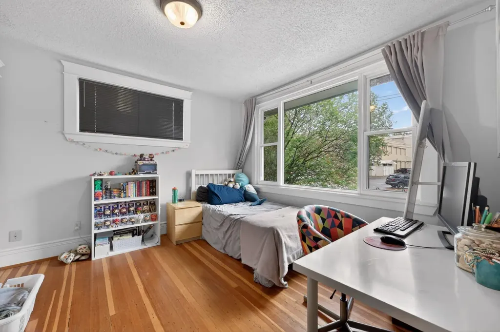 625 29 Avenue SW Calgary AB T2S 0N8